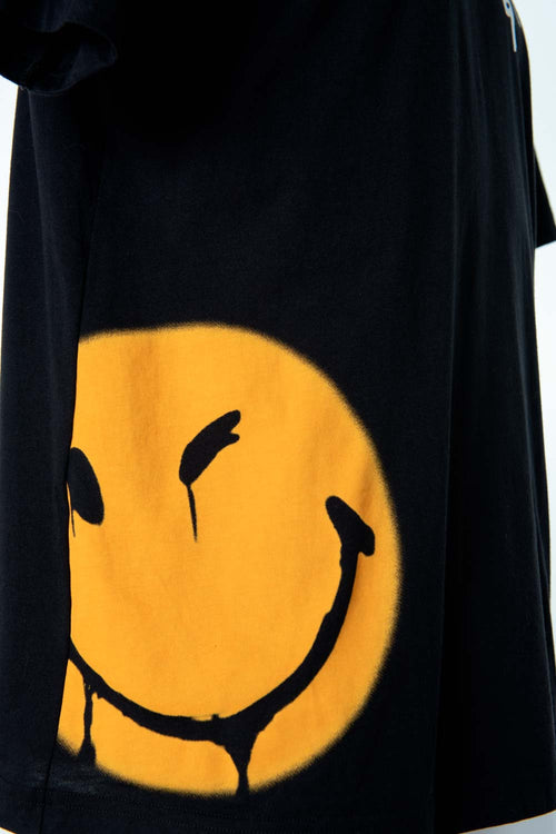 Card slide image -  CAMISETA DE SMILEY NEGRA CON MANGA CORTA GÉNERO NEUTRO