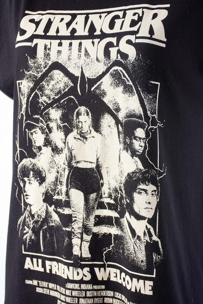  CAMISETA STRANGER THINGS REGULAR FIT PARA MUJER