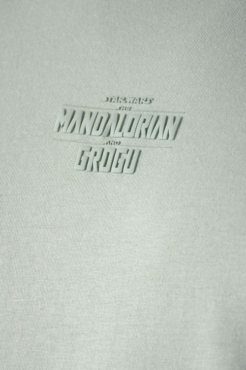 Card slide image -  CAMISETA DE MANDALORIAN REGULAR FIT VERDE PARA HOMBRE