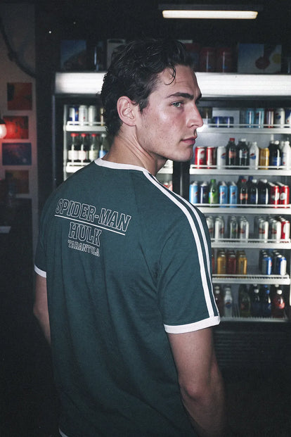  CAMISETA DE SPIDERMAN VERDE REGULAR FIT PARA HOMBRE