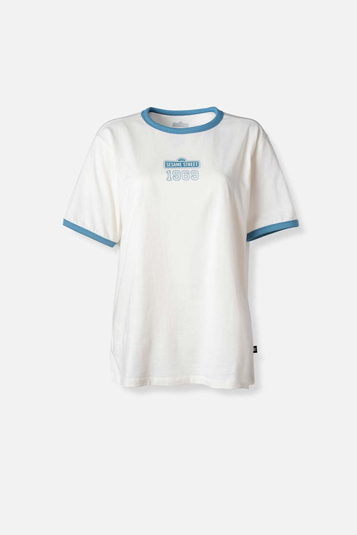 Card slide image -  CAMISETA DE PLAZA SESAMO REGULAR FIT PARA MUJER