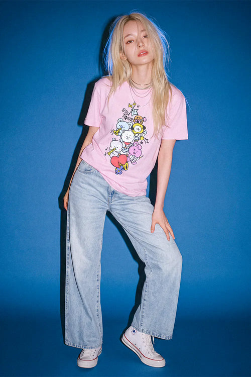 Card slide image -  CAMISETA DE BT21 OVERSIZED FIT PARA MUJER